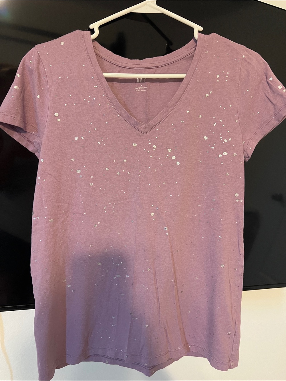 GAP Lavender V-Neck Short Sleeve Top with Silver Speckles